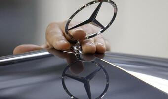 Stát zařízl plány na obří sklad Daimleru u Prahy