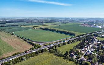 Mezinárodní přepravní společnost promění pražské Chrášťany v centrum městské logistiky