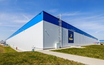 Tchibo obsadí druhou největší průmyslovou halu v ČR
