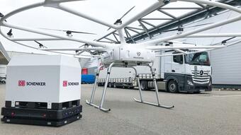 Dron VoloDrone přepraví až 200 kilogramů nákladu. DB Schenker, Volocopter a Fraunhoferův institut už pro něj mají provozní plán
