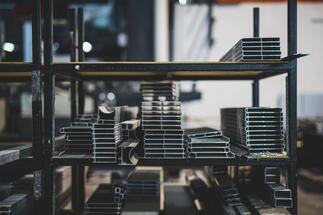 Český trh průmyslových nemovitostí zpomaluje, důvodem jsou vysoké ceny nájmů