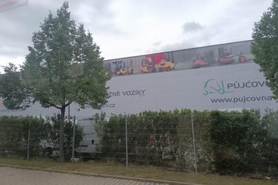 Český trh s průmyslovými nemovitostmi je stabilní, růst pohání velké transakce