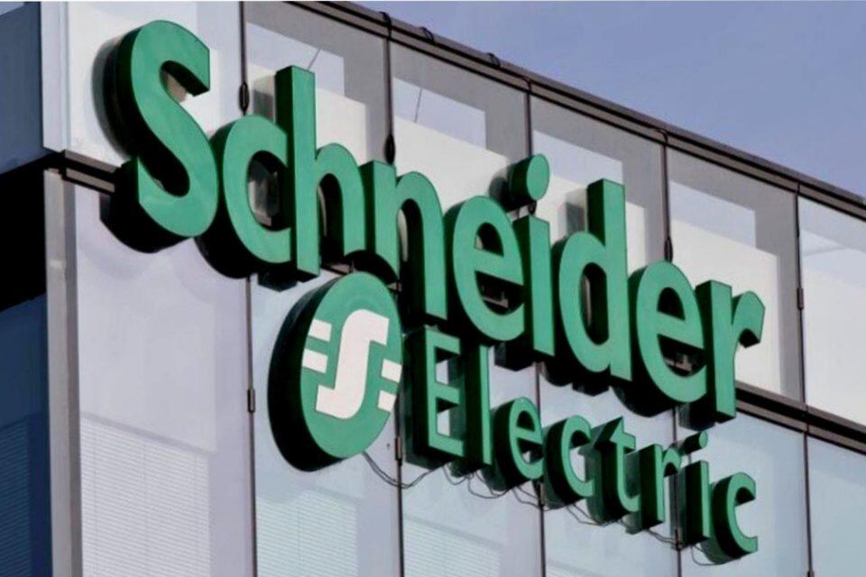 Společnost Schneider Electric získala cenu Microsoft Sustainability Changemaker Partner of the Year za rok 2021