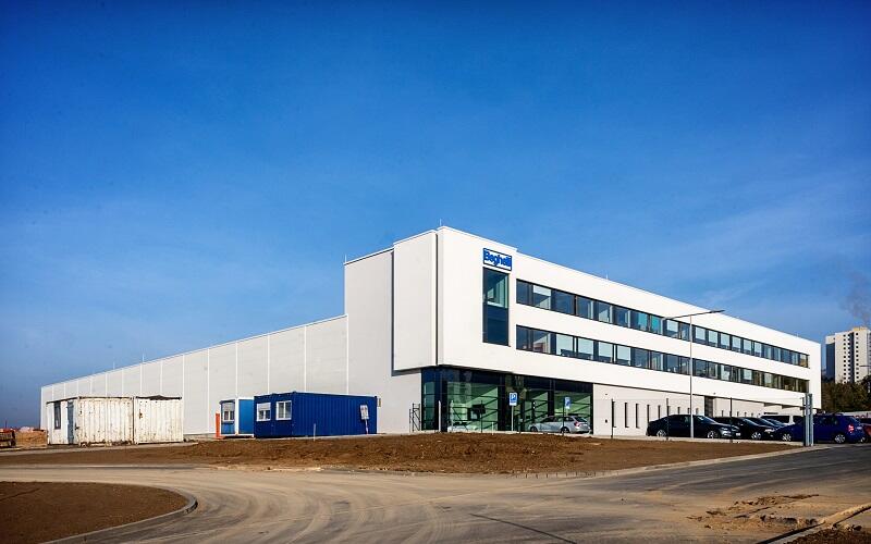 Beghelli – Elplast v Brně otevřela novou halu, jako první ničí covid-19 technologií zabudovanou v osvětlení