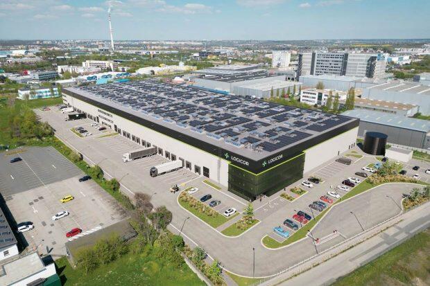 Knihobot získává rozsáhlé distribuční centrum o rozloze 10 400 m2 v pražské Hostivaři