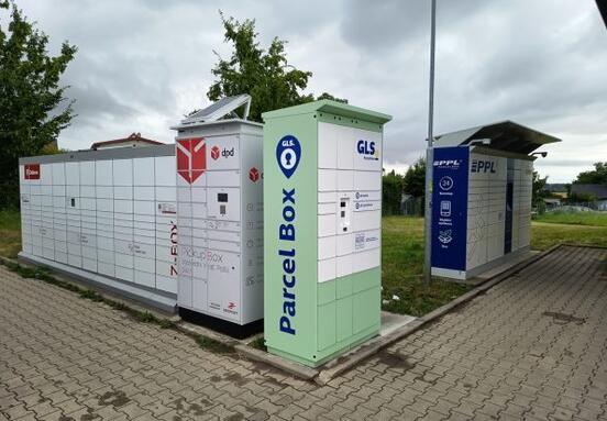 Vylepšená logistická infrastruktura: Co znamená sdílená síť balíkomatů GLS a DPD pro vaše podnikání