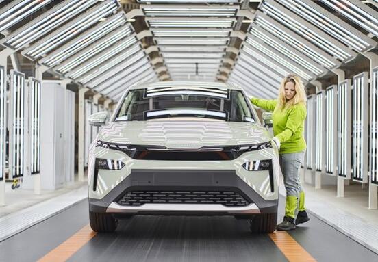 Rekordní výroba Škoda Auto podněcuje poptávku po průmyslových nemovitostech a kancelářských prostorách