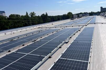 Udržitelná výhoda: Solární elektrárna Foxconnu v Pardubicích a co to znamená pro vaše podnikání